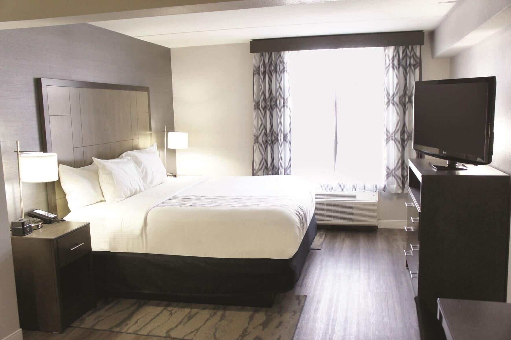 이집트산 면 시트, 고급 침구, 오리/거위털 이불, 필로우탑 침대