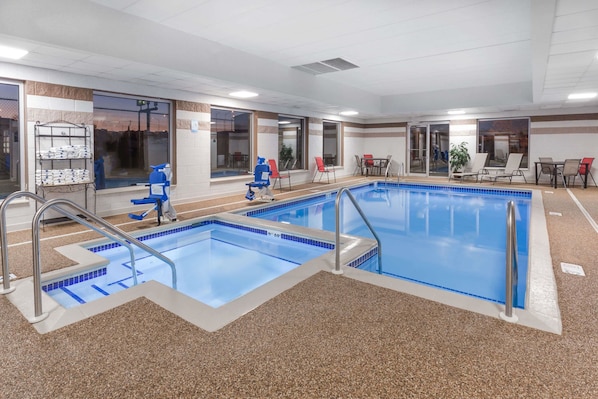 Indoor pool, sun loungers