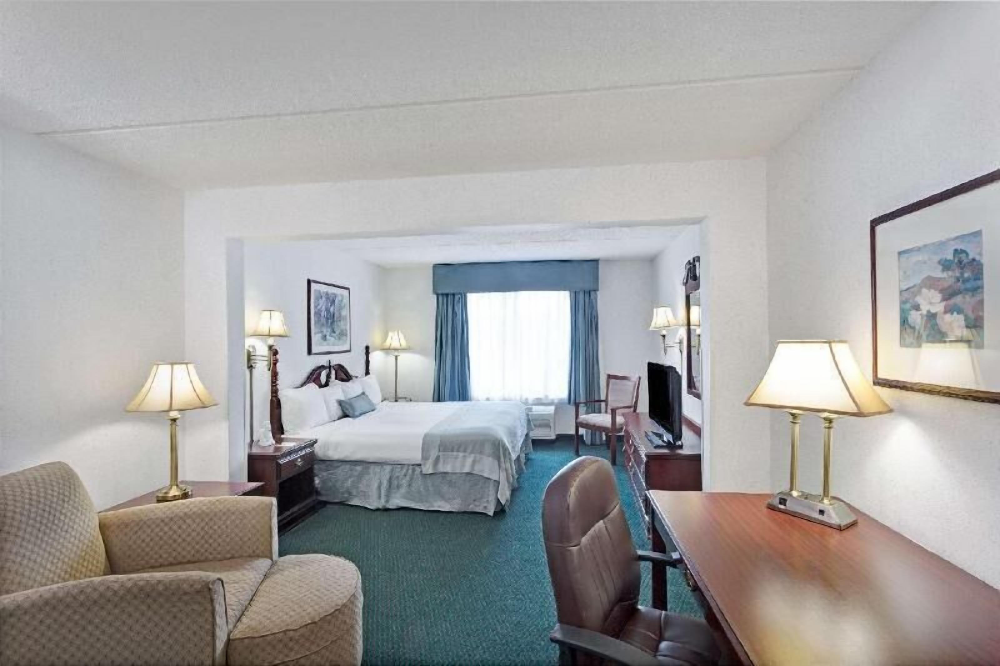 In-room safe, desk, laptop workspace, iron/ironing board