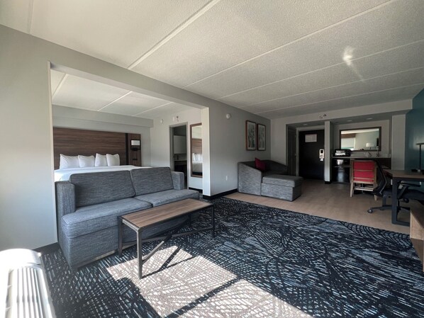 Suite, 1 cama King size, para no fumadores | Caja de seguridad en la habitación y escritorio 