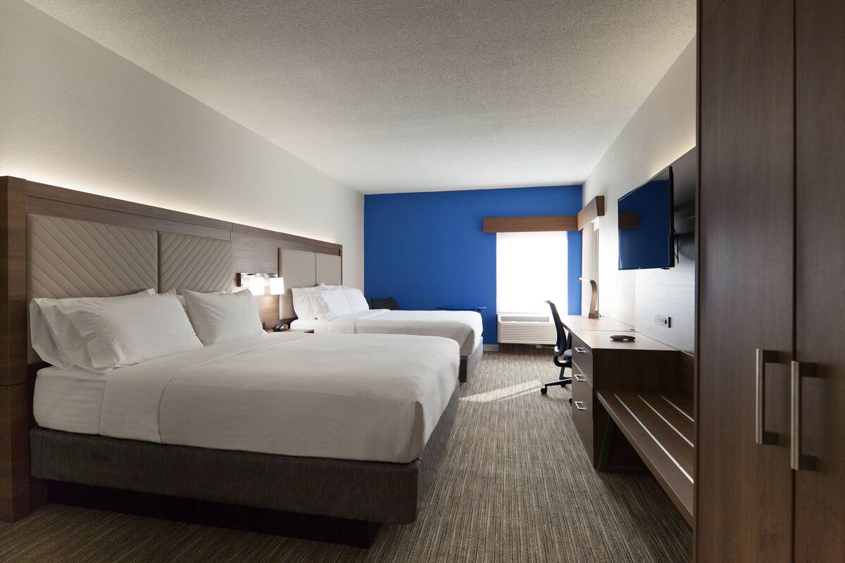 In-room safe, desk, laptop workspace, iron/ironing board
