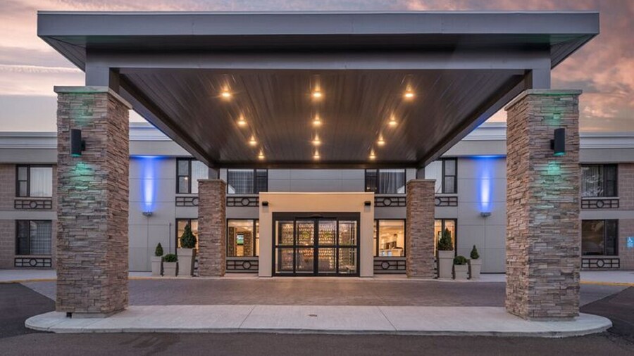 Holiday Inn Express & Suites Charlottetown by IHG