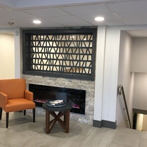 Lobby sitting area - Holiday Inn Express & Suites Charlottetown by IHG (Charlottetown)