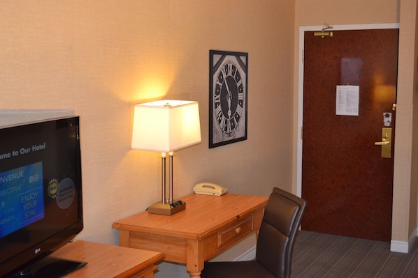 Suite, 1 Queen Bed, Non Smoking, Jetted Tub