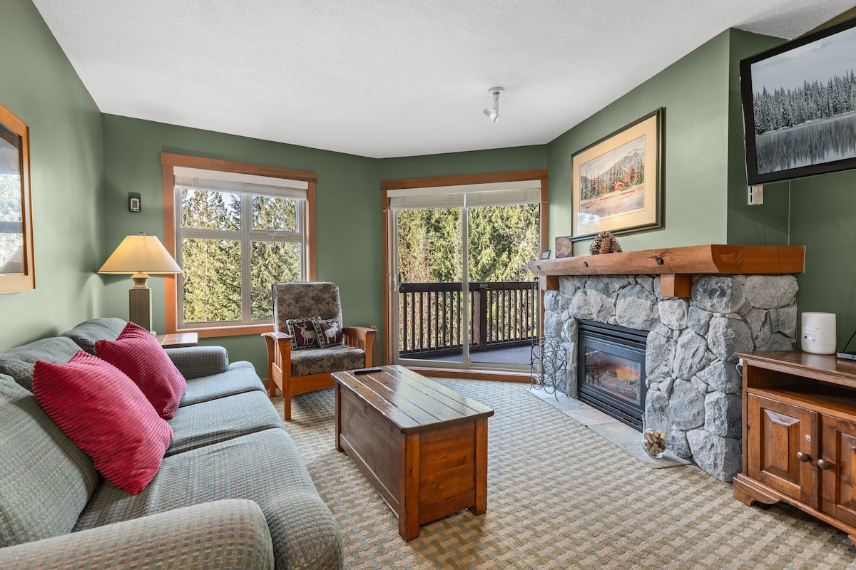 #406 Lost Lake 1 Bedroom | Coin séjour