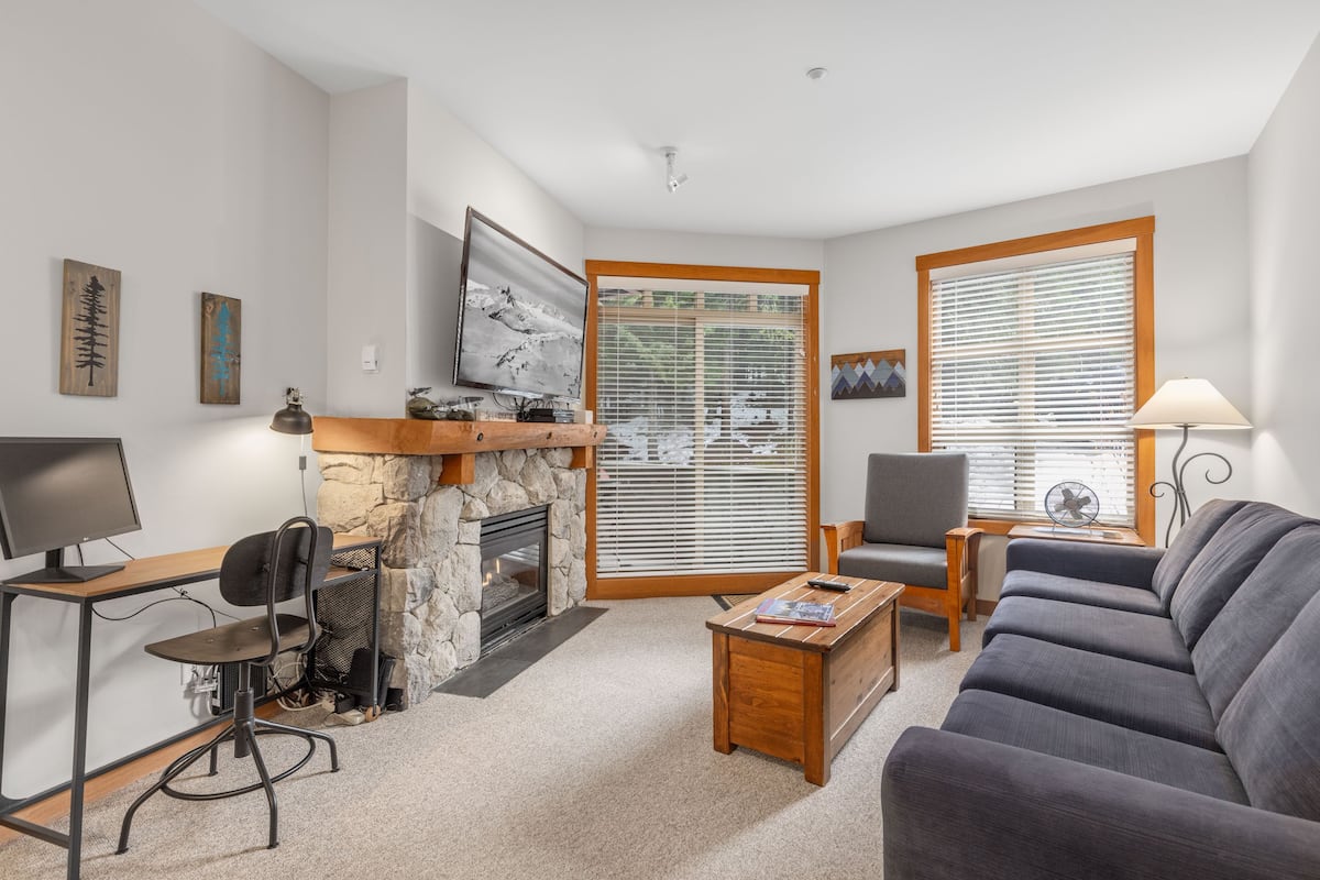 #222 Lost Lake 1 Bedroom | Coin séjour