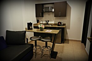 Business Room, 2 Queen Beds, Non Smoking | Premium bedding, in-room safe, desk, iron/ironing board