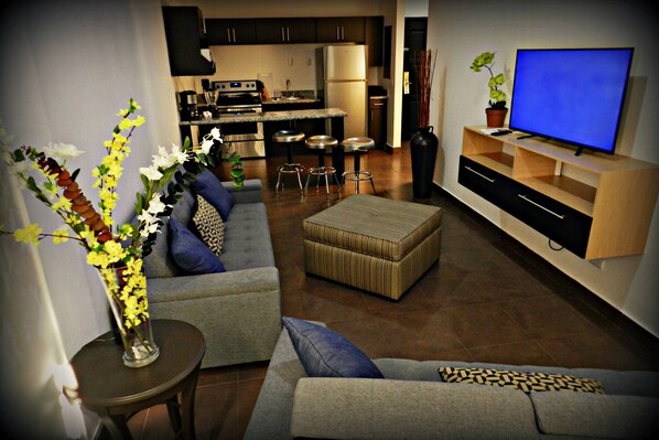 Business Room, 2 Queen Beds, Non Smoking | Private kitchenette