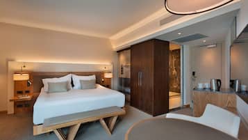 Roba de llit hipoal·lergògena i caixa forta a l'habitació