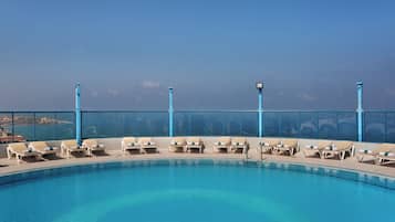 Piscina externa sazonal