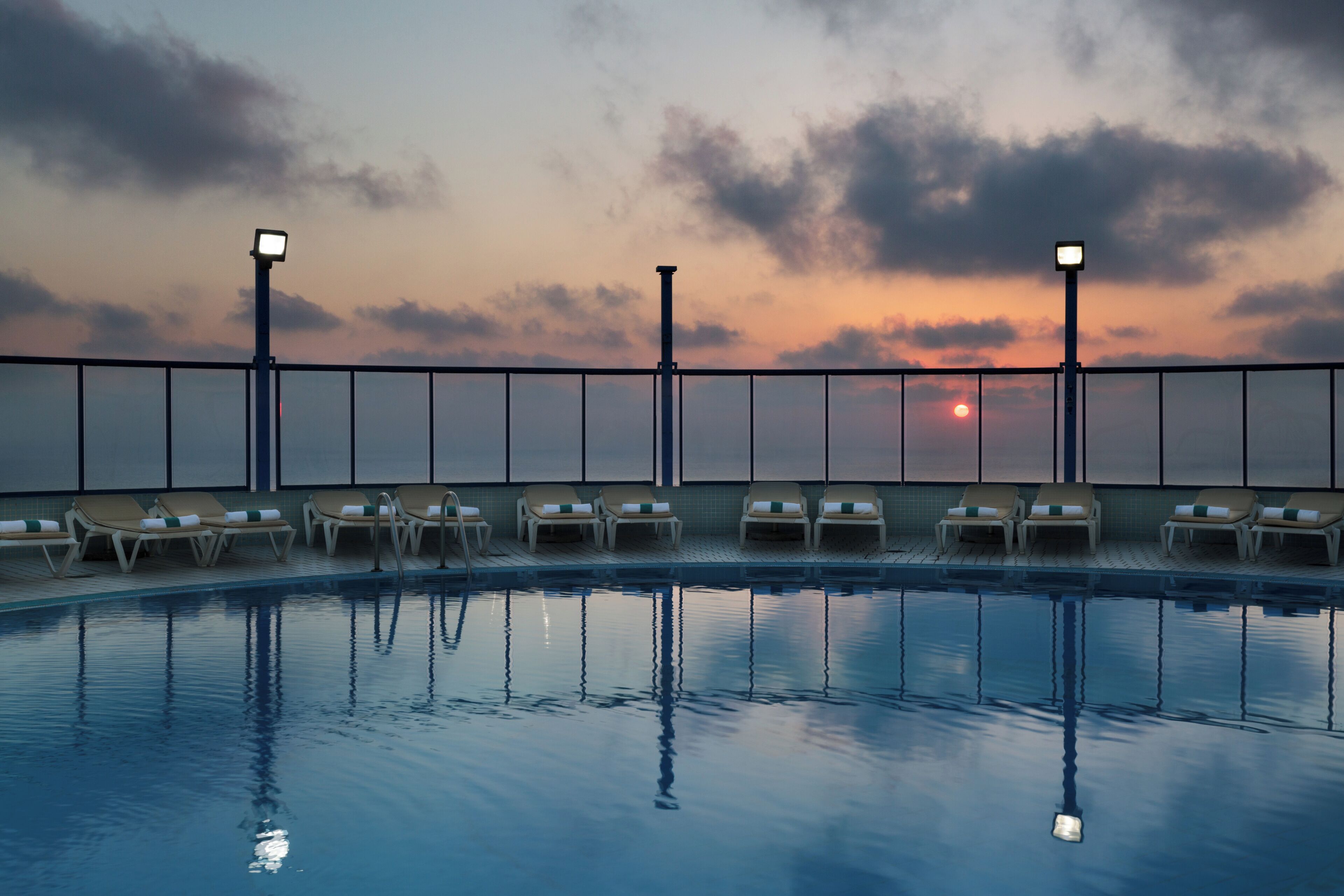 Sæsonbestemt udendørs pool
