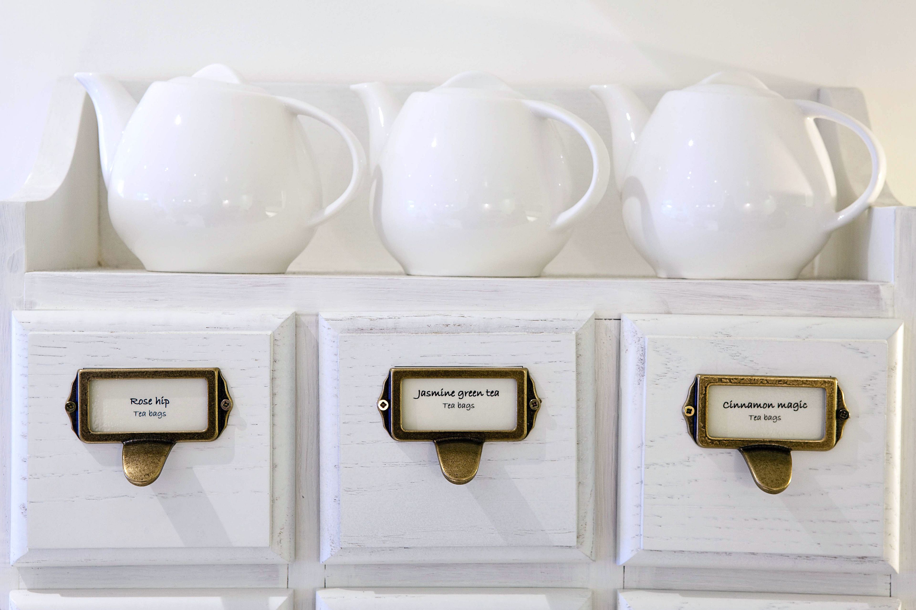 daily cooked-to-order breakfast (ils 100 per person)