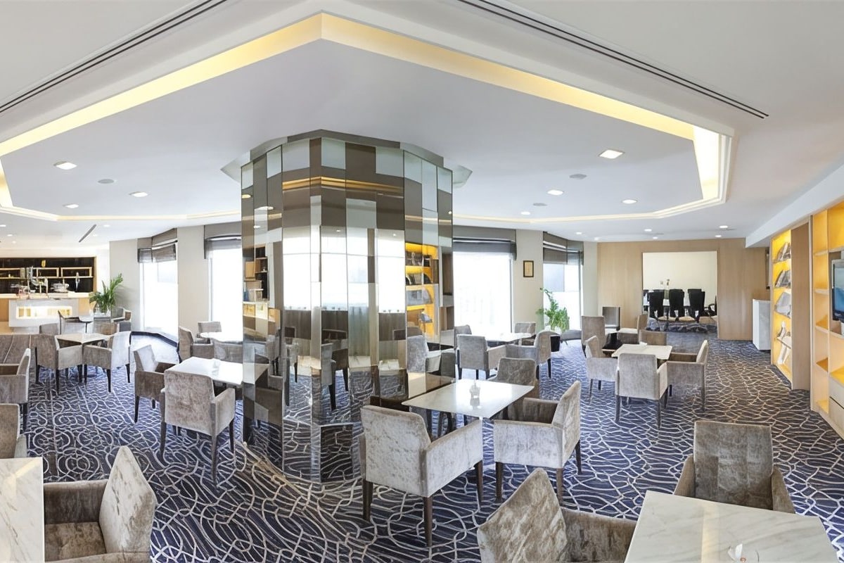 Dining | 2 restaurants; breakfast, lunch, dinner, and brunch served