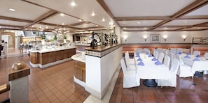 2 Restaurants, Frühstück, Mittagessen, Abendessen, chinesische Küche