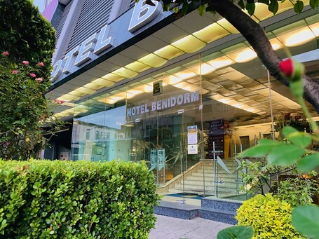 Fachada de la propiedad