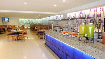 Petit déjeuner buffet (265.00 MXN par personne)