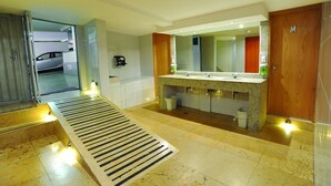 Tempat Letak Kenderaan Mudah Akses