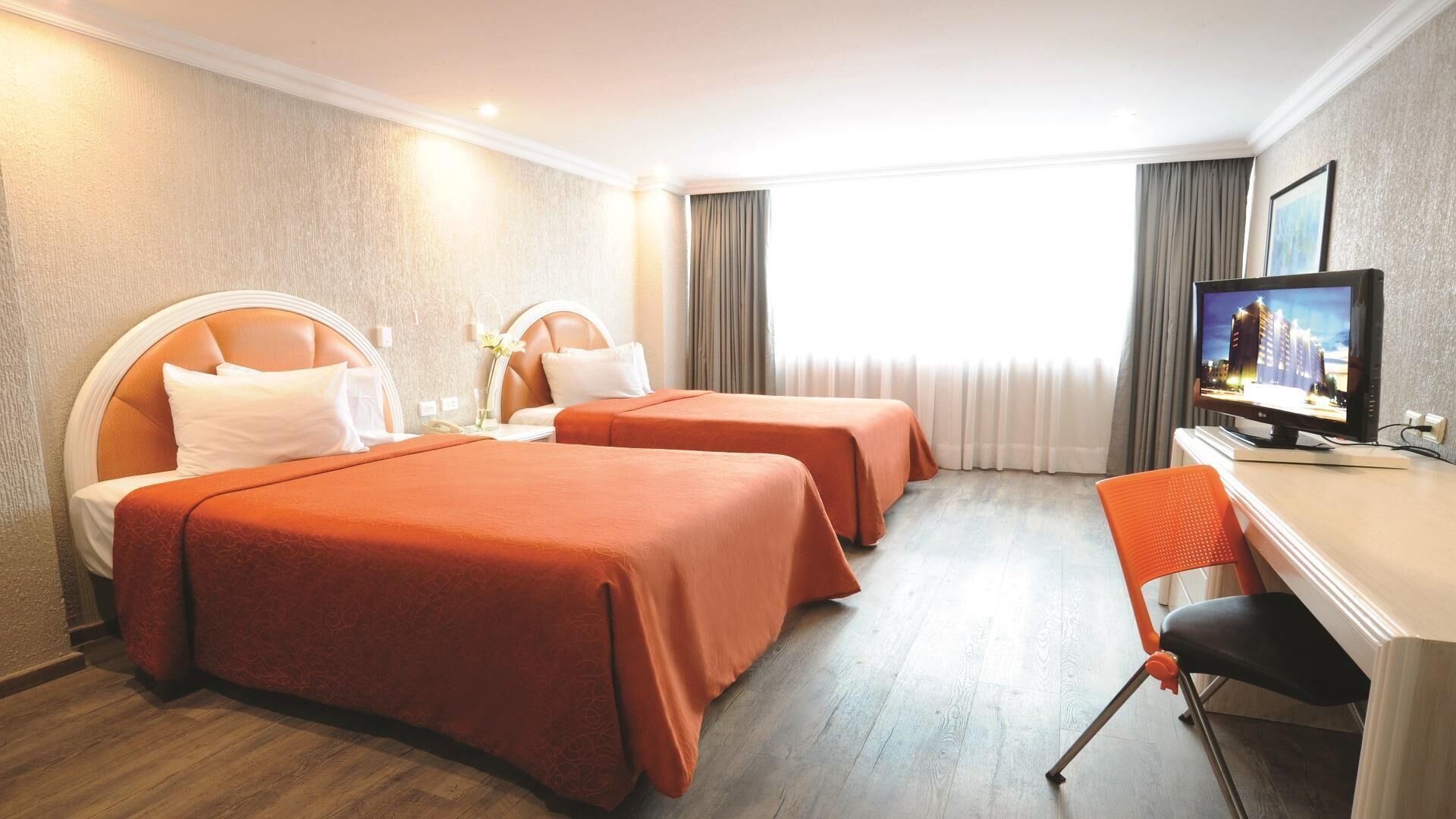 Caja de seguridad en la habitación, escritorio y insonorización 