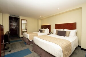 Premium bedding, in-room safe, desk, laptop workspace