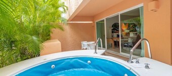 PA Beach Club & Hotel