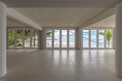 PA Beach Club & Hotel