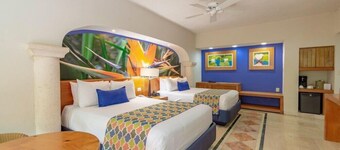 PA Beach Club & Hotel