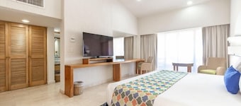 PA Beach Club & Hotel