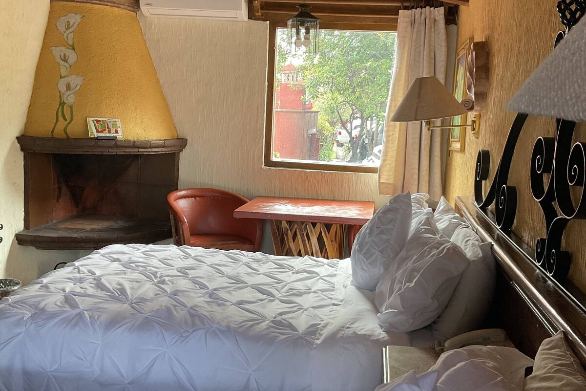 1 bedroom, in-room safe, individually decorated, individually furnished