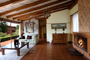 Junior Double Room, 1 King Bed, Garden View | In-room safe, individually decorated, individually furnished, desk