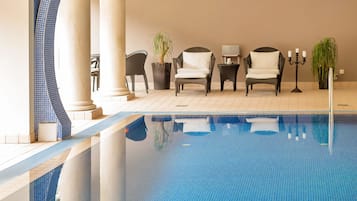 Indoor pool, pool loungers