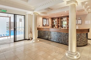 Sauna, hot tub, steam room