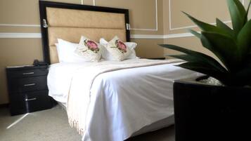 0B | Escritorio, tabla de planchar con plancha y wifi gratis