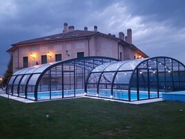 Outdoor pool, sun loungers