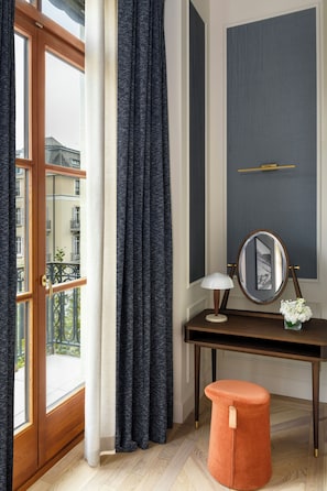 Junior Suite (Traveller) | 1 bedroom, premium bedding, minibar, in-room safe