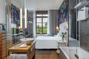 1 bedroom, premium bedding, minibar, in-room safe