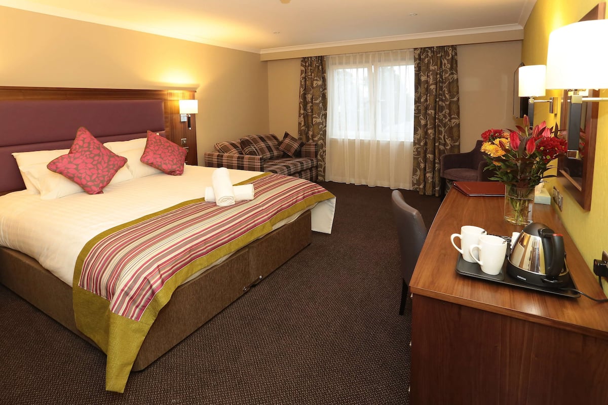 Desk, iron/ironing board, free WiFi, bed sheets