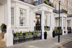 Front of property - The Edwin Hotel (London)