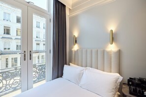 Double Room | Hypo-allergenic bedding, in-room safe, individually decorated - The Edwin Hotel (London)