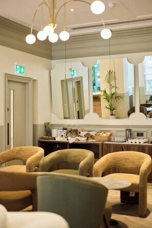 Breakfast area - The Edwin Hotel (London)