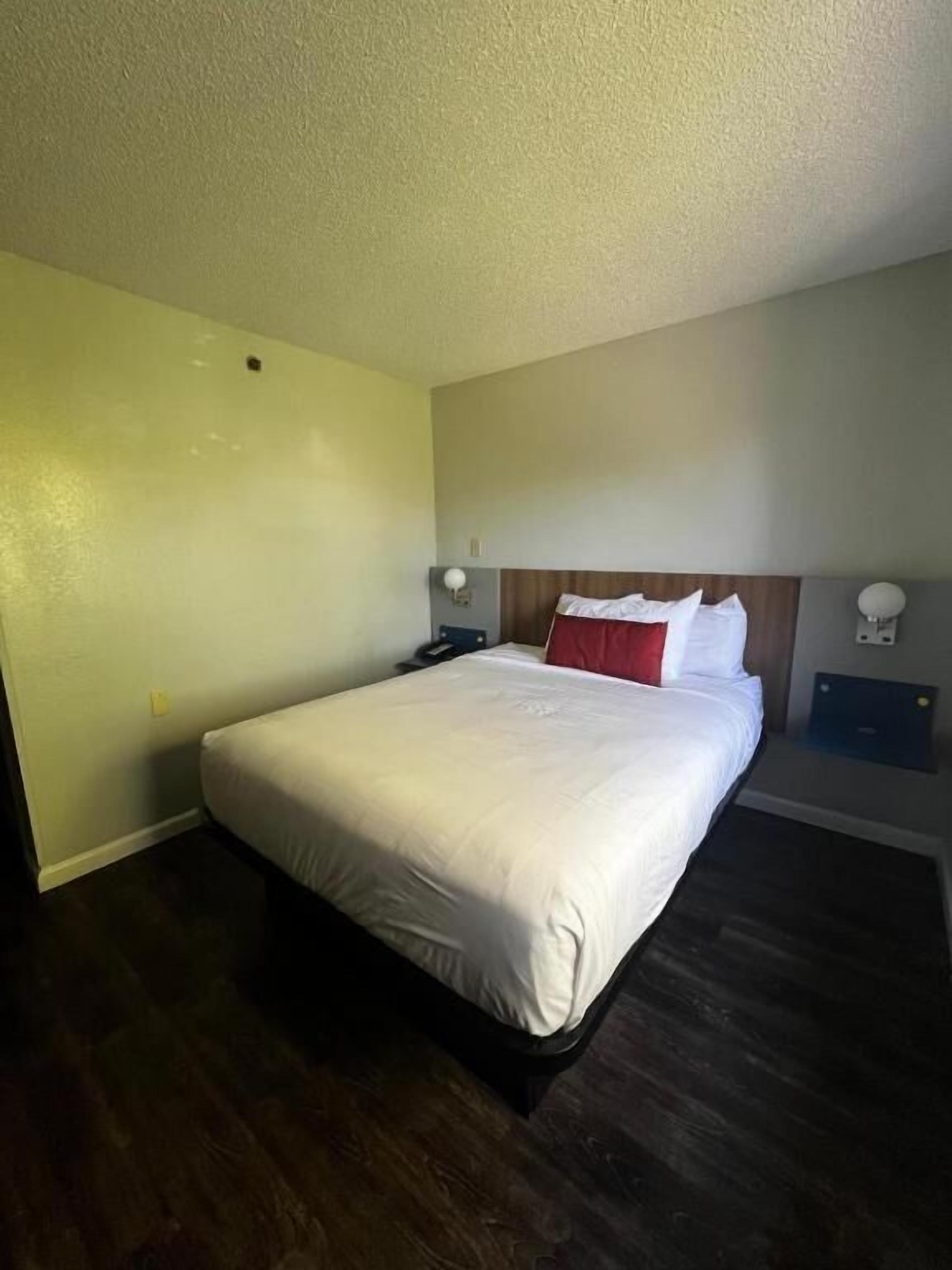 Photo - Microtel Inn by Wyndham Atlanta Airport