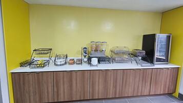 Tägliches inbegriffenes kontinentales Frühstück