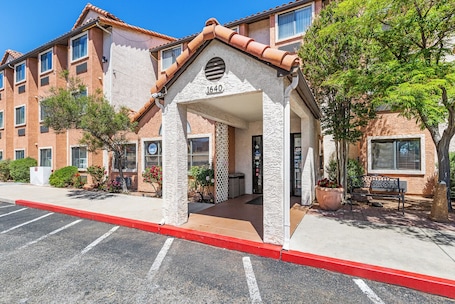 Front of property. Days Inn by Wyndham Camp Verde Arizona