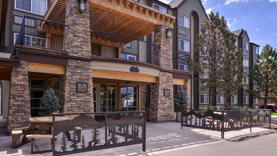 Best Western Plus Peak Vista Inn & Suites