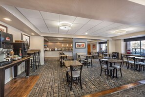 Free daily full breakfast - Best Western Plus Peak Vista Inn & Suites (Colorado Springs)
