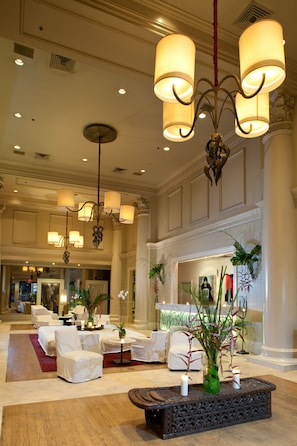 Lounge - International House Hotel (New Orleans)