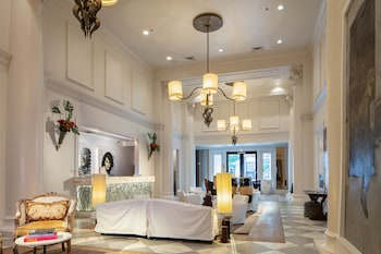Sitting area in hotel lobby at International House Hotel