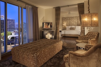 Premium bedding, laptop workspace, iron/ironing board, travel crib at International House Hotel