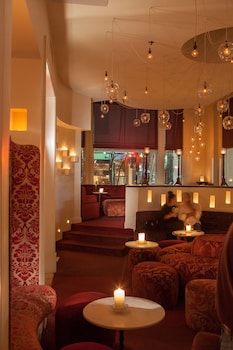 Nightclub at International House Hotel