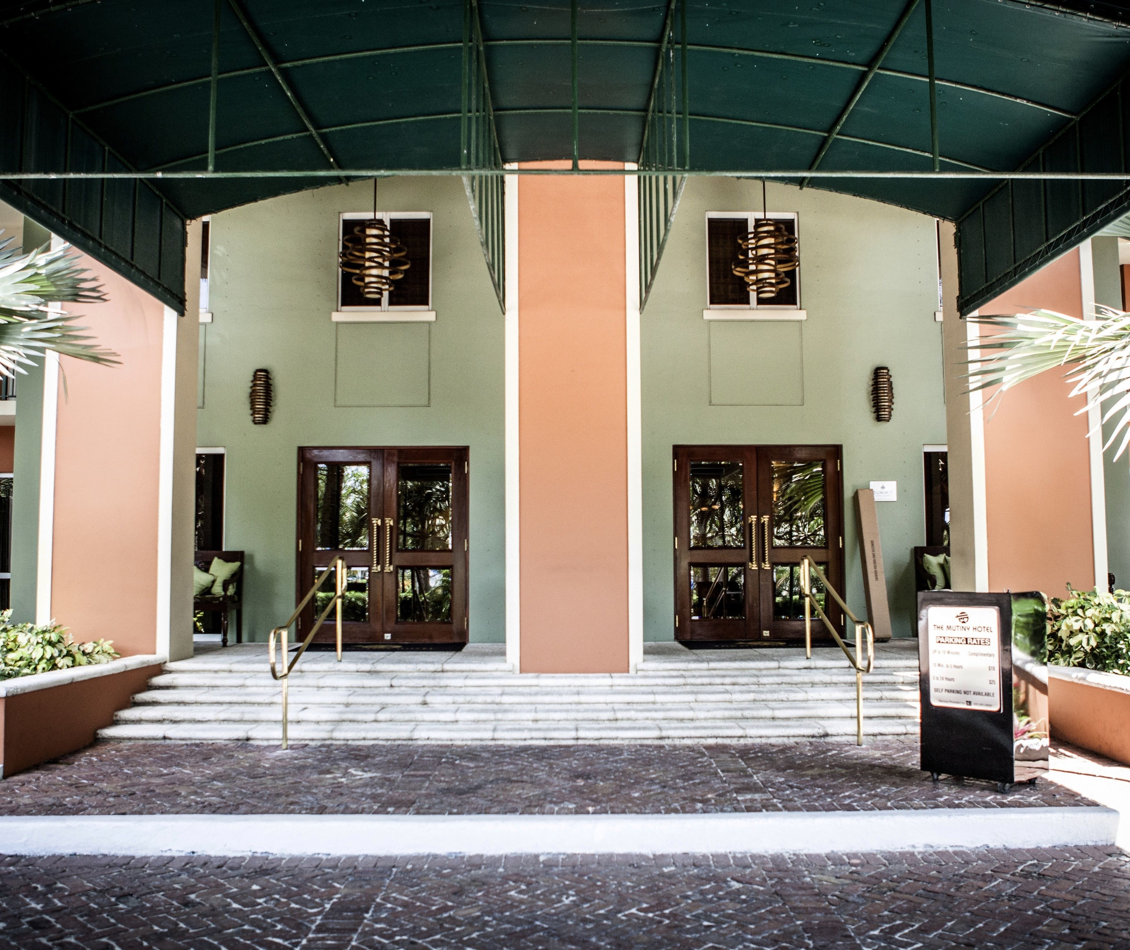 Photo - The Mutiny Luxury Suites Hotel