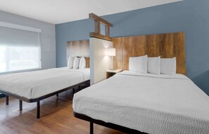 Studio | Desk, blackout drapes, iron/ironing board, free WiFi